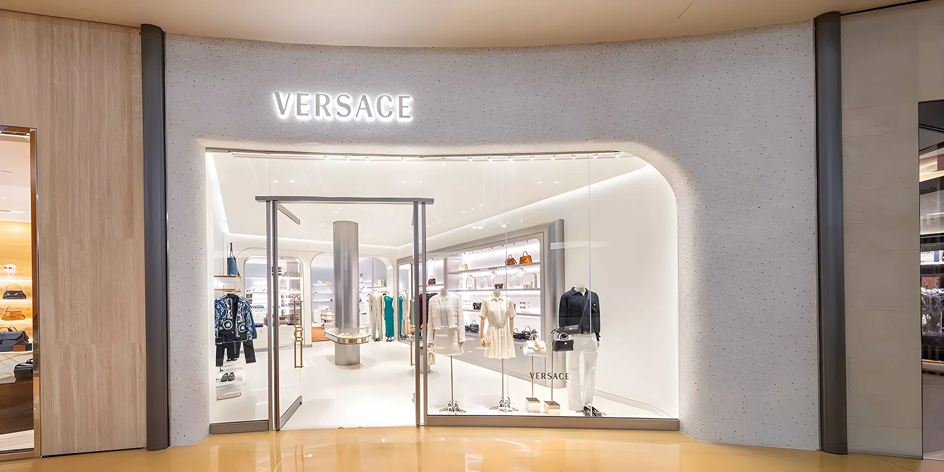 Banner 1 1 - VERSACE United States