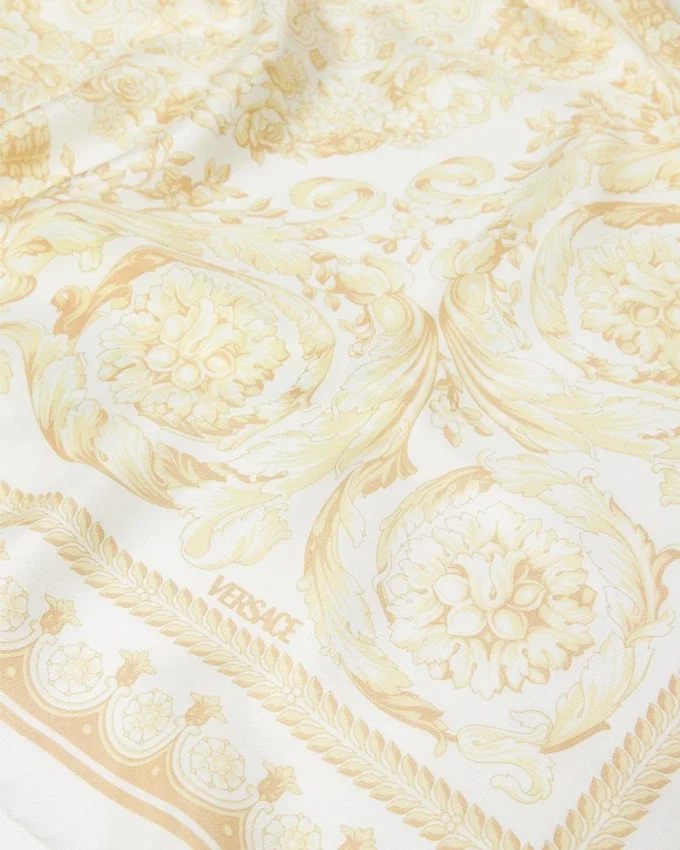 Barocco Large Silk Foulard 90 cm Barocco Large Silk Foulard 90 cm