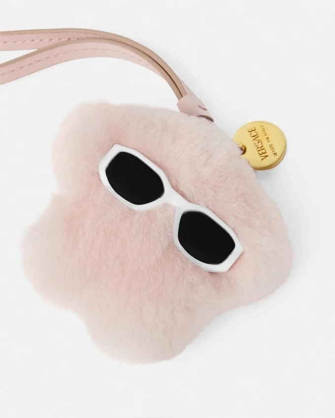 Medusa Fluffy Shearling Charm Medusa Fluffy Shearling Charm