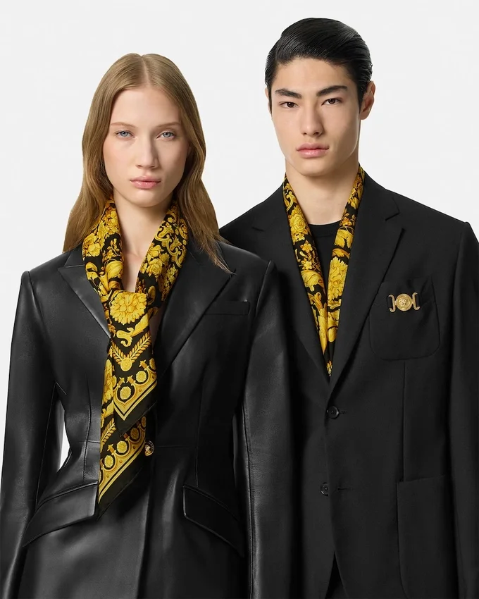 Printed Silk Twill Scarf 90 cm Printed Silk Twill Scarf 90 cm
